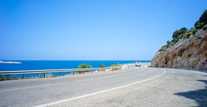 Caravan driving in the D400 in Turkey