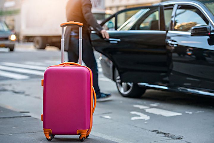7 essential reasons to book an airport transfer