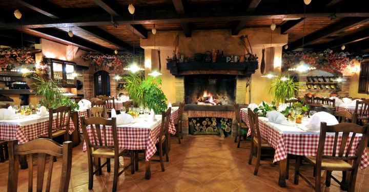 Dinning in the Cellars of Majorca