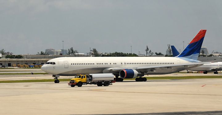 Plane in Fort Lauderdate International Airport