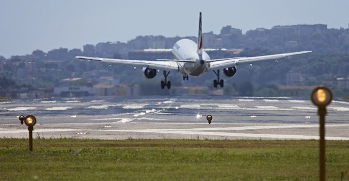 Plane landing in Naples Airport