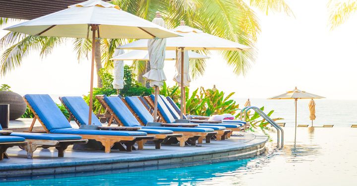 Hotel Oasis Praiamar pool side