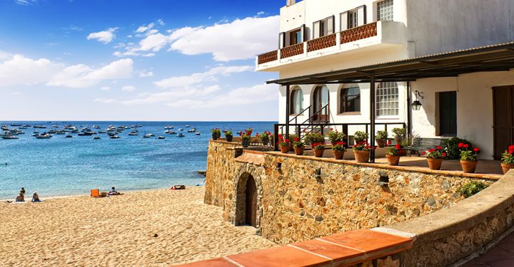 Self-catering apartments by the sea in Costa Brava