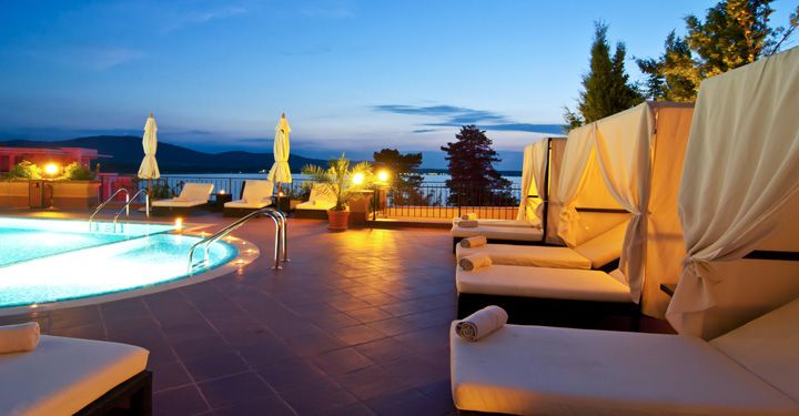 Roof swimming pool in luxury hotel