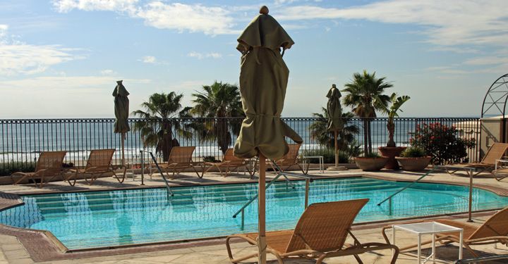 Roof pool, Faro