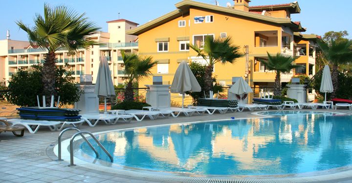 Swimming pool in Istanbul hotel